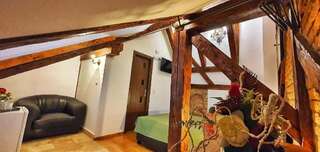 Гостевой дом Casa Crown Брашов Двухместный номер с 1 кроватью и балконом-2