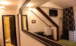 Гостевой дом Casa Crown Брашов Двухместный номер с балконом и видом на горы-6