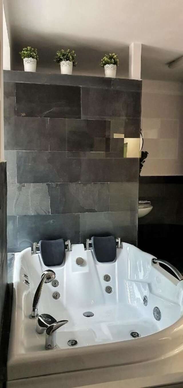 Гостевой дом Casa Crown Брашов-30